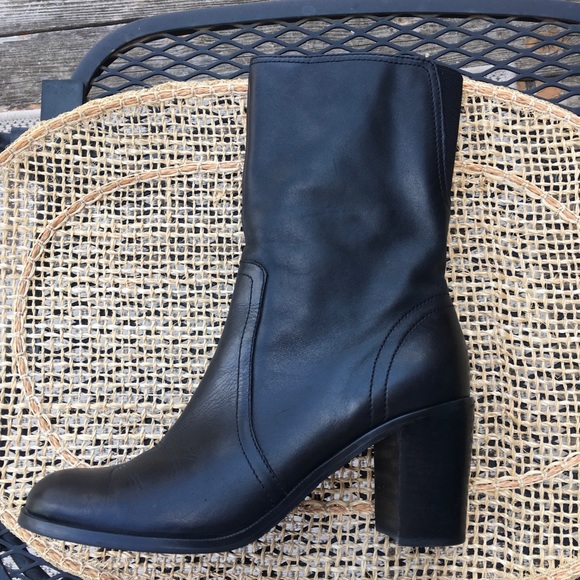 Ellen Tracy Flex Black Leather boots - Picture 2 of 8